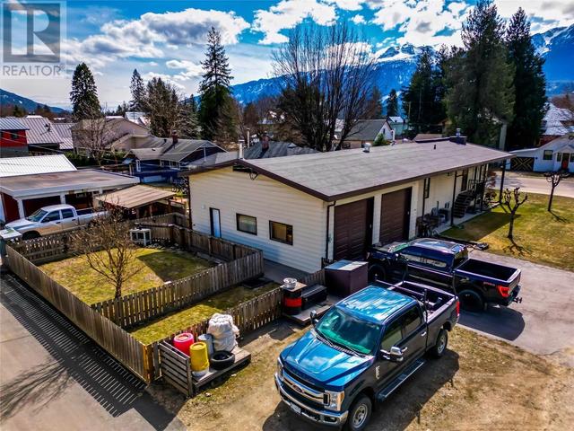 108 Ford Street, House detached with 3 bedrooms, 2 bathrooms and 2 parking in Revelstoke BC | Image 35