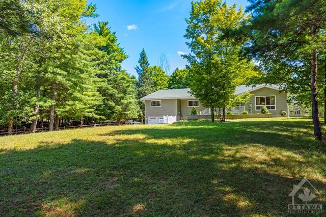 1441 Galbraith Road, House detached with 3 bedrooms, 1 bathrooms and 6 parking in Lanark Highlands ON | Image 4