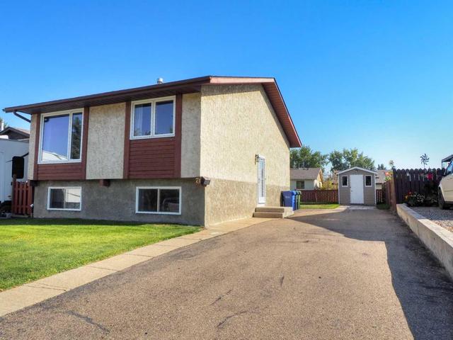 73 Gunn Street, House detached with 3 bedrooms, 2 bathrooms and 4 parking in Red Deer AB | Image 2