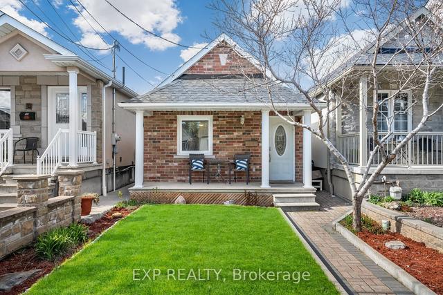 12 Cayuga Ave, House detached with 2 bedrooms, 2 bathrooms and 3 parking in Toronto ON | Image 1