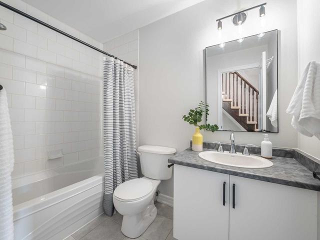1449 Queen St E, House attached with 3 bedrooms, 3 bathrooms and 1 parking in Toronto ON | Image 16