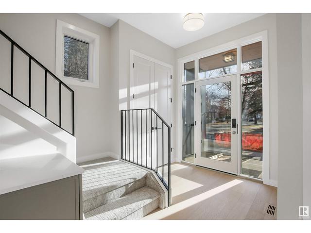 14702 103 Av Nw, House detached with 3 bedrooms, 2 bathrooms and 2 parking in Edmonton AB | Image 2