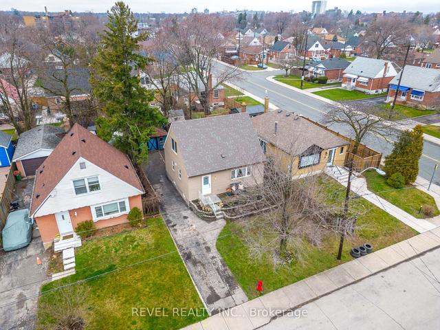 4 East 44th St, House detached with 3 bedrooms, 2 bathrooms and 5 parking in Hamilton ON | Image 30