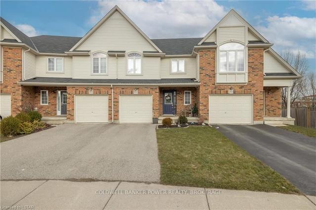871 Silverfox Cres, House attached with 3 bedrooms, 3 bathrooms and 3 parking in London ON | Image 1
