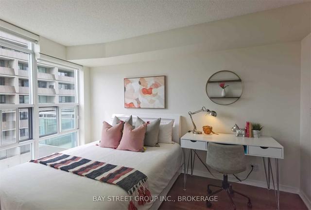 1110 - 736 Spadina Ave, Condo with 2 bedrooms, 2 bathrooms and 1 parking in Toronto ON | Image 8