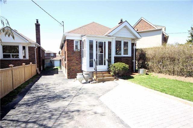 main - 238 Cedric Ave, House detached with 2 bedrooms, 1 bathrooms and 2 parking in Toronto ON | Image 1