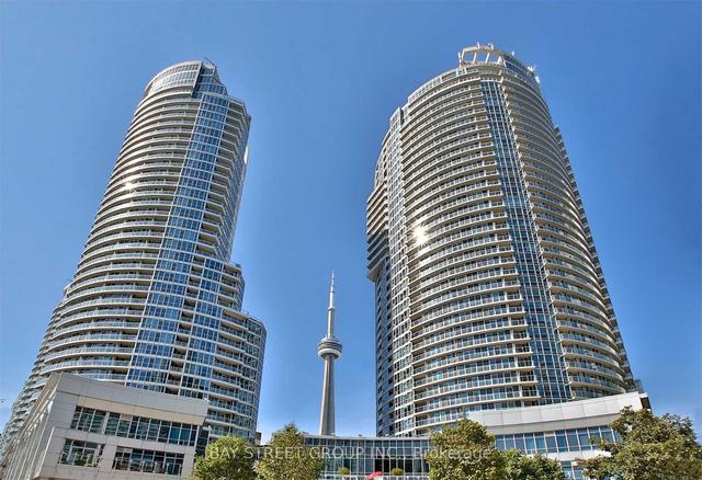 607 - 8 York St, Condo with 1 bedrooms, 1 bathrooms and 0 parking in Toronto ON | Image 1