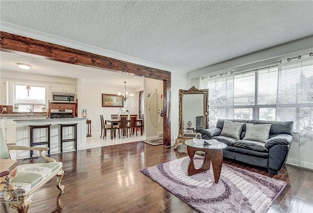 1020 Willowdale Ave, House detached with 3 bedrooms, 2 bathrooms and 5 parking in Toronto ON | Image 4