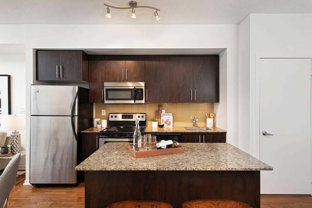 2509 - 65 Bremner Blvd, Condo with 1 bedrooms, 1 bathrooms and 1 parking in Toronto ON | Image 3