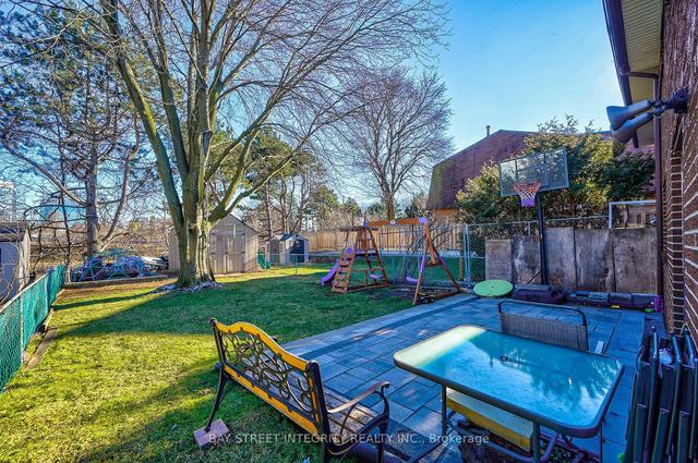 63 Picola Crt, House semidetached with 3 bedrooms, 2 bathrooms and 3 parking in Toronto ON | Image 24
