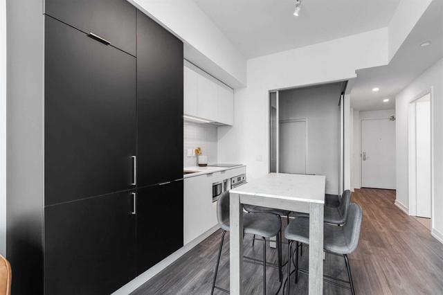 2607 - 33 Helendale Ave, Condo with 2 bedrooms, 2 bathrooms and 1 parking in Toronto ON | Image 2