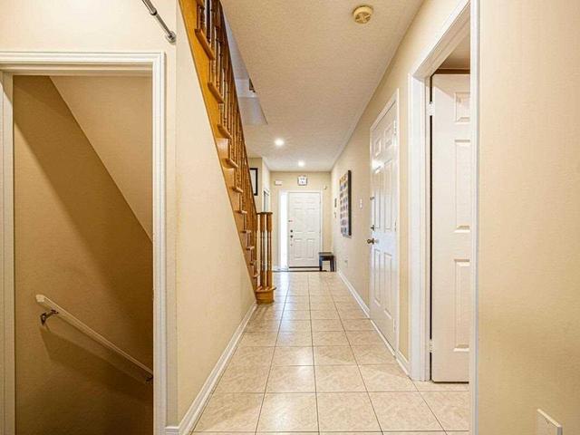 64 Revelstoke Cres, House attached with 3 bedrooms, 4 bathrooms and 3 parking in Richmond Hill ON | Image 25