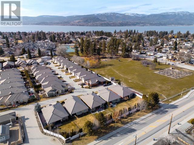 105 - 4450 Gordon Drive, House detached with 4 bedrooms, 3 bathrooms and 4 parking in Kelowna BC | Image 46