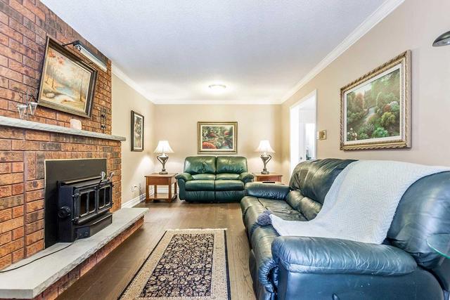 1966 Kempton Park Dr, House detached with 4 bedrooms, 3 bathrooms and 5 parking in Mississauga ON | Image 39