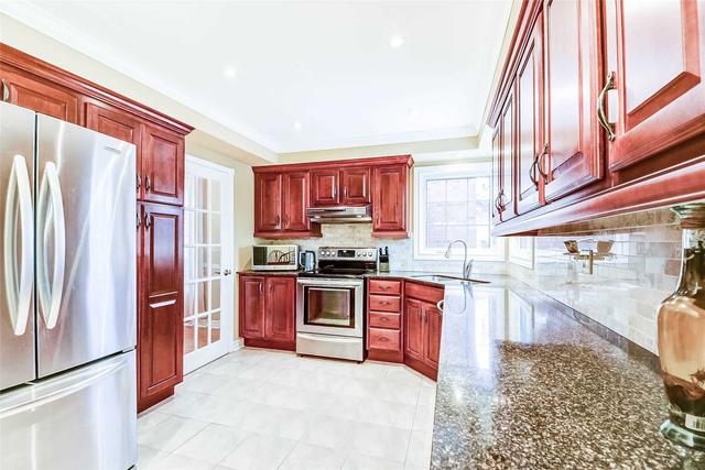 58 Hall Cres, House detached with 4 bedrooms, 4 bathrooms and 4 parking in Brampton ON | Image 1