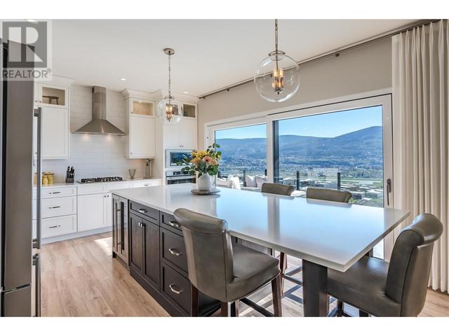 132 Skaha Hills Drive, House detached with 3 bedrooms, 2 bathrooms and 2 parking in Penticton 1 BC | Image 7
