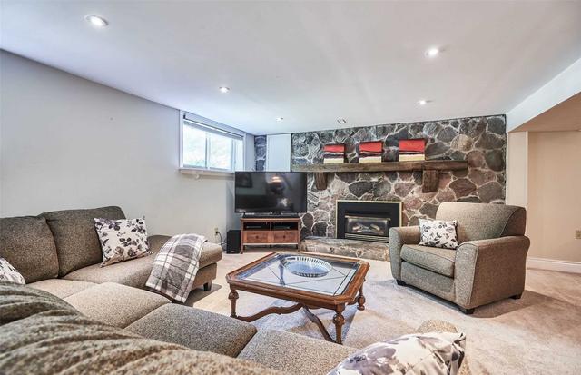 12 Robinglade Ave, House detached with 3 bedrooms, 2 bathrooms and 8 parking in Kawartha Lakes ON | Image 25