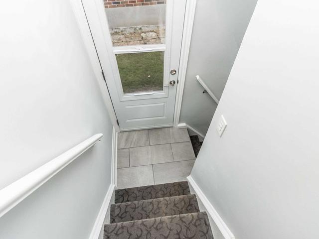 5 Brenda Ave, House detached with 2 bedrooms, 3 bathrooms and 4 parking in Brampton ON | Image 9