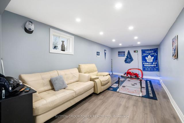 40 Lamberton Blvd, House detached with 3 bedrooms, 2 bathrooms and 4 parking in Toronto ON | Image 19