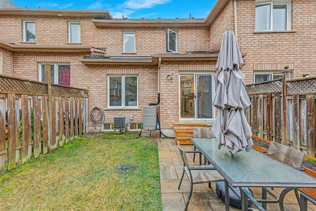 727 Joe Persechini Dr, House attached with 3 bedrooms, 3 bathrooms and 3 parking in Newmarket ON | Image 32