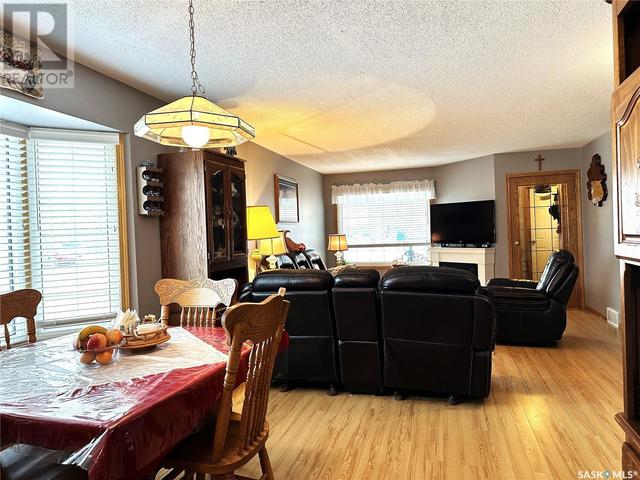 1005 6th Avenue, House attached with 2 bedrooms, 3 bathrooms and null parking in Humboldt SK | Image 7