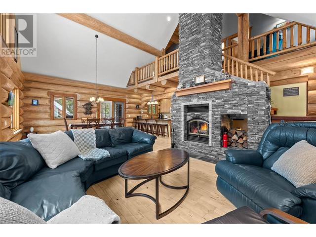 1876 Shaver Road, House detached with 4 bedrooms, 3 bathrooms and null parking in Columbia Shuswap B BC | Image 4