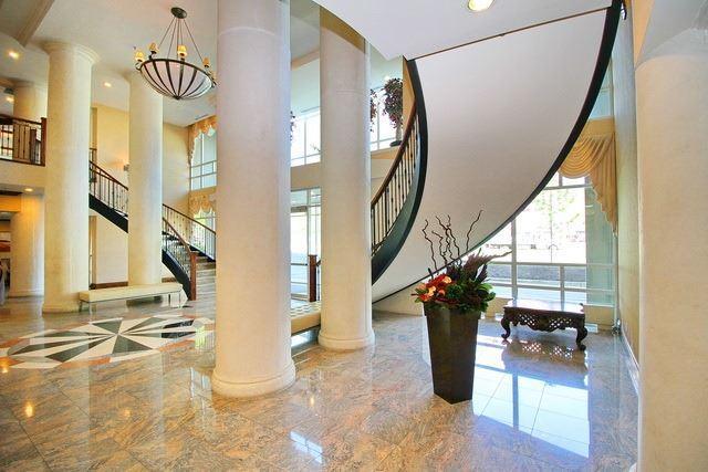 2307 - 156 Enfield Pl, Condo with 2 bedrooms, 2 bathrooms and 1 parking in Mississauga ON | Image 2
