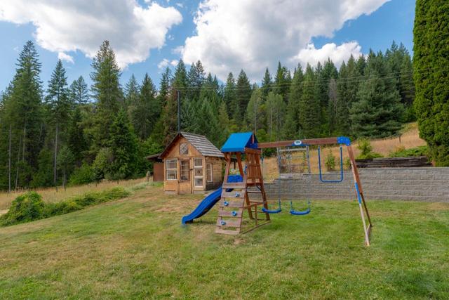 1609 Highway 3b, House detached with 4 bedrooms, 3 bathrooms and 10 parking in Fruitvale BC | Image 3