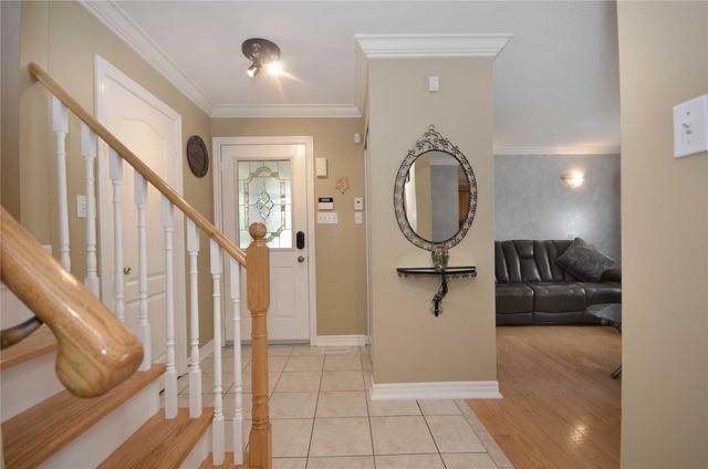 96 Orchid Dr, House detached with 3 bedrooms, 4 bathrooms and 2 parking in Brampton ON | Image 2