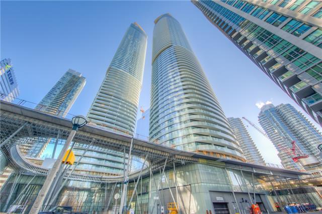 304 - 14 York St, Condo with 1 bedrooms, 1 bathrooms and null parking in Toronto ON | Image 1