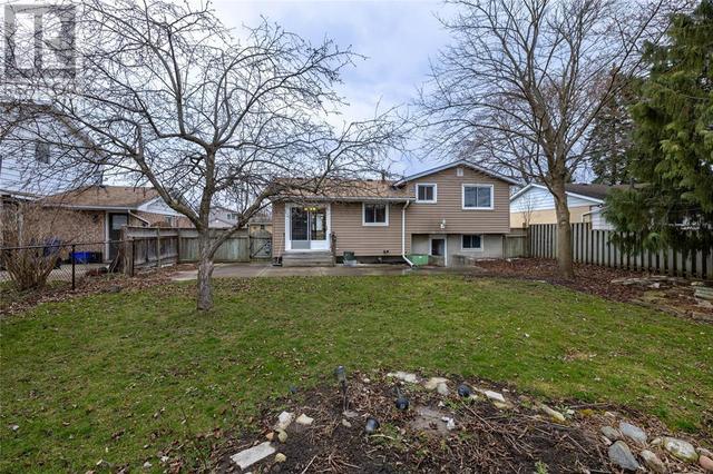 1151 Cambridge Crescent, House detached with 4 bedrooms, 1 bathrooms and null parking in Sarnia ON | Image 34