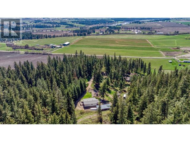 4372 Macdonald Road, House detached with 3 bedrooms, 2 bathrooms and null parking in Spallumcheen BC | Image 7
