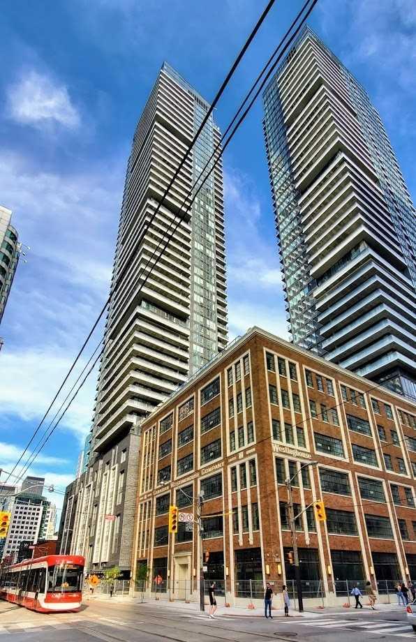 n1703 - 125 Blue Jays Way, Condo with 1 bedrooms, 1 bathrooms and 0 parking in Toronto ON | Image 1