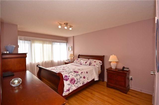 1003 - 1580 Mississauga Valley Blvd, Condo with 2 bedrooms, 1 bathrooms and 2 parking in Mississauga ON | Image 17