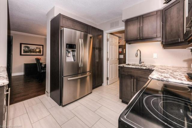 804 - 250 Glenridge Drive, House attached with 3 bedrooms, 2 bathrooms and 1 parking in Waterloo ON | Image 3