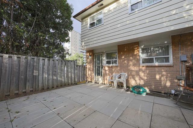 101 Plum Tree Way, Townhouse with 4 bedrooms, 2 bathrooms and 2 parking in Toronto ON | Image 29