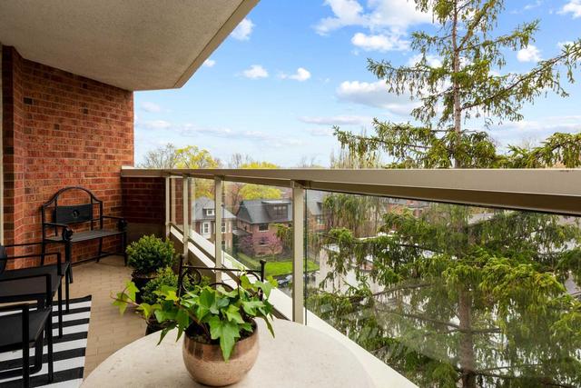 ph 2 - 2 Lynwood Ave, Condo with 2 bedrooms, 4 bathrooms and 3 parking in Toronto ON | Image 4