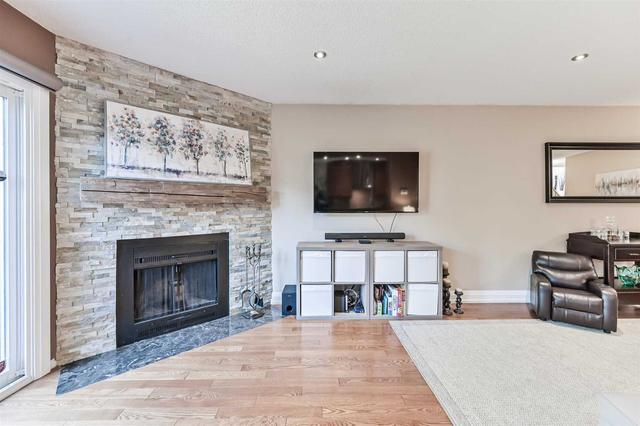 2457 Grindstone Crt, House detached with 3 bedrooms, 3 bathrooms and 3 parking in Mississauga ON | Image 32