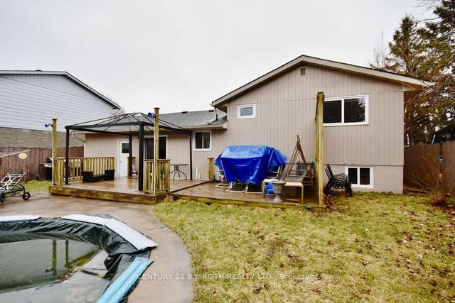 32 Clover Ave, House detached with 3 bedrooms, 2 bathrooms and 3 parking in Barrie ON | Image 30