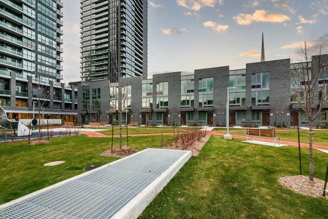 1111 - 2 Sonic Way, Condo with 1 bedrooms, 2 bathrooms and 1 parking in Toronto ON | Image 9