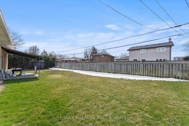 41 Allonsius Dr, House detached with 3 bedrooms, 2 bathrooms and 6 parking in Toronto ON | Image 19