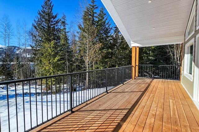 441 Galena Shores Drive, House detached with 5 bedrooms, 3 bathrooms and null parking in Columbia Shuswap B BC | Image 35