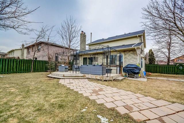 11 Belmont Crt, House detached with 3 bedrooms, 4 bathrooms and 4 parking in Whitby ON | Image 22