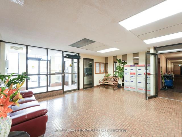 401 - 3621 Lakeshore Blvd, Condo with 3 bedrooms, 1 bathrooms and 1 parking in Toronto ON | Image 4