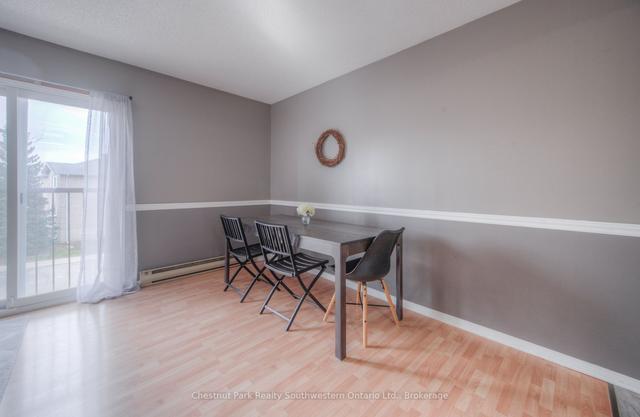 10 - 325 Northlake Dr, Condo with 2 bedrooms, 1 bathrooms and 1 parking in Waterloo ON | Image 4