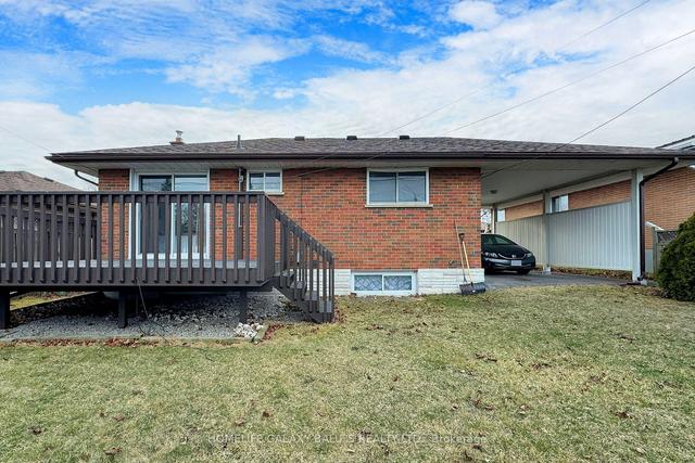 633 Gibbons St, House detached with 3 bedrooms, 2 bathrooms and 5 parking in Oshawa ON | Image 33