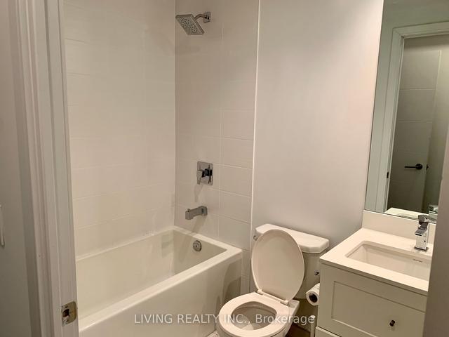 833 - 525 Adelaide St W, Condo with 2 bedrooms, 2 bathrooms and 1 parking in Toronto ON | Image 5