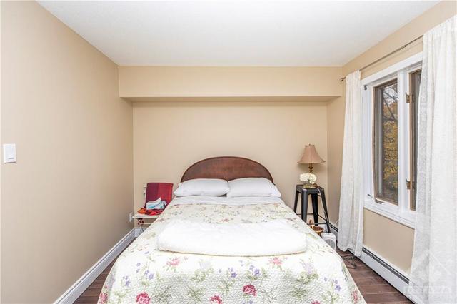 233 Mart Circle, House attached with 2 bedrooms, 2 bathrooms and 1 parking in Ottawa ON | Image 20