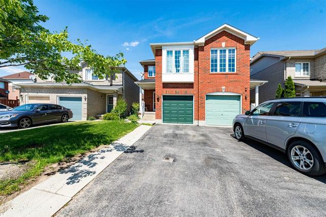 8 Vauxhall Cres, House semidetached with 4 bedrooms, 4 bathrooms and 3 parking in Brampton ON | Image 1