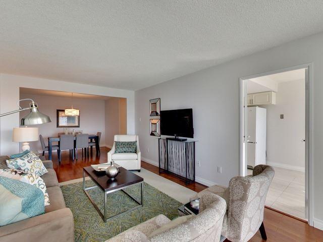 809 - 7825 Bayview Ave, Condo with 2 bedrooms, 2 bathrooms and 1 parking in Markham ON | Image 3